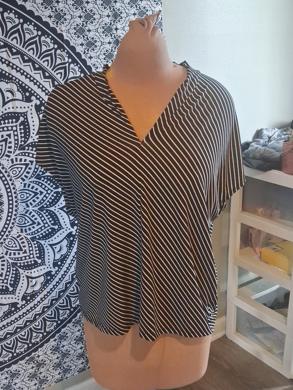Nine West Black & White Diagonal Stripe V-Neck Top